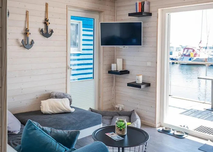 Hausboot Ella- Huus & Πλωτό κατάλυμα Φέμαρν