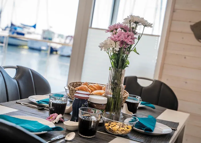 Hausboot Ella- Huus & * Φέμαρν